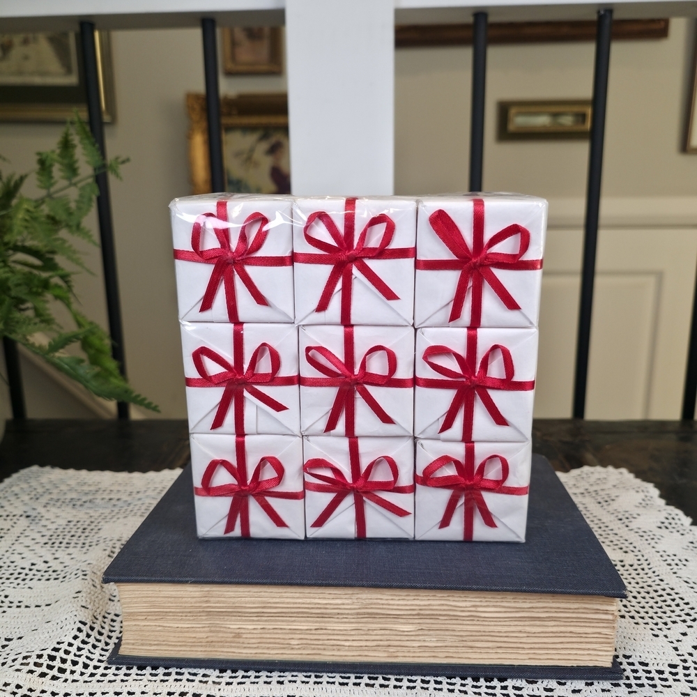 IKEA Mini Gift Cube Ornament Decor 601.092.43 White & Red Christmas Tabletop
